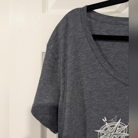 Disney Parks Peter Pan Raw Edge Hi-Low Short Sleeve Shirt in Size XXL - Picture 3 of 6